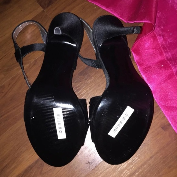 Satin heels - Picture 3 of 4